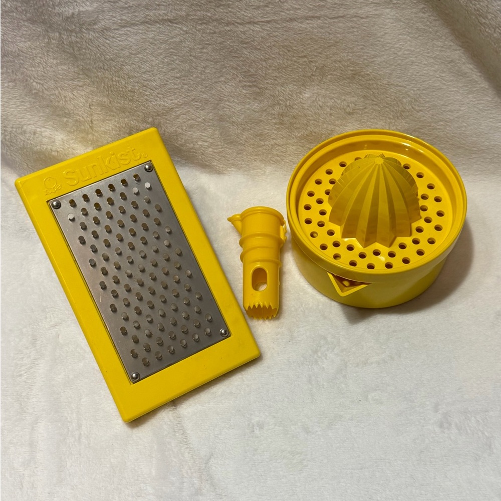 Vintage 1970s Sunkist Lemon Aid Kit Juicer